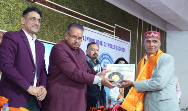 कैबिनेट मंत्री गणेश जोशी ने अखिल भारतीय कवि सम्मेलन एवं साहित्यकार सम्मान समारोह में किया प्रतिभाग